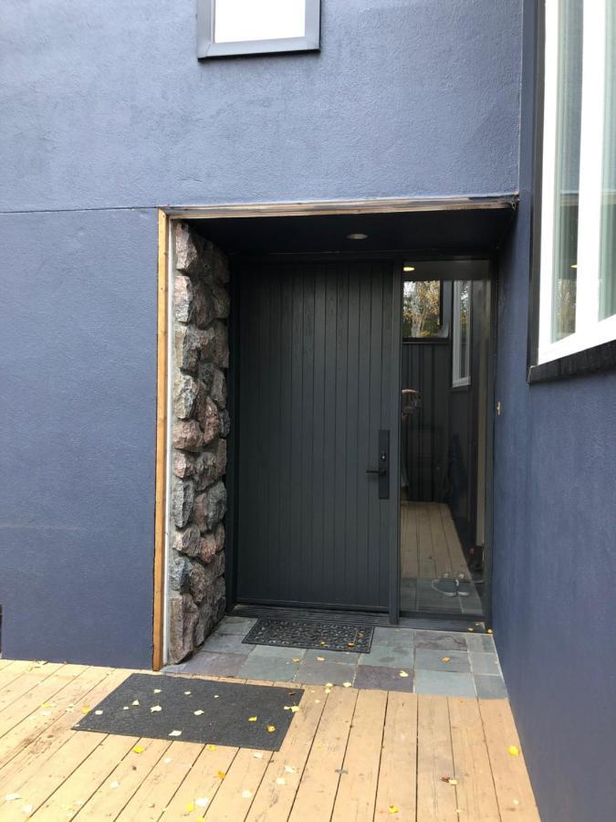 好丘。Hacho House Bed and Breakfast Yellowknife Εξωτερικό φωτογραφία