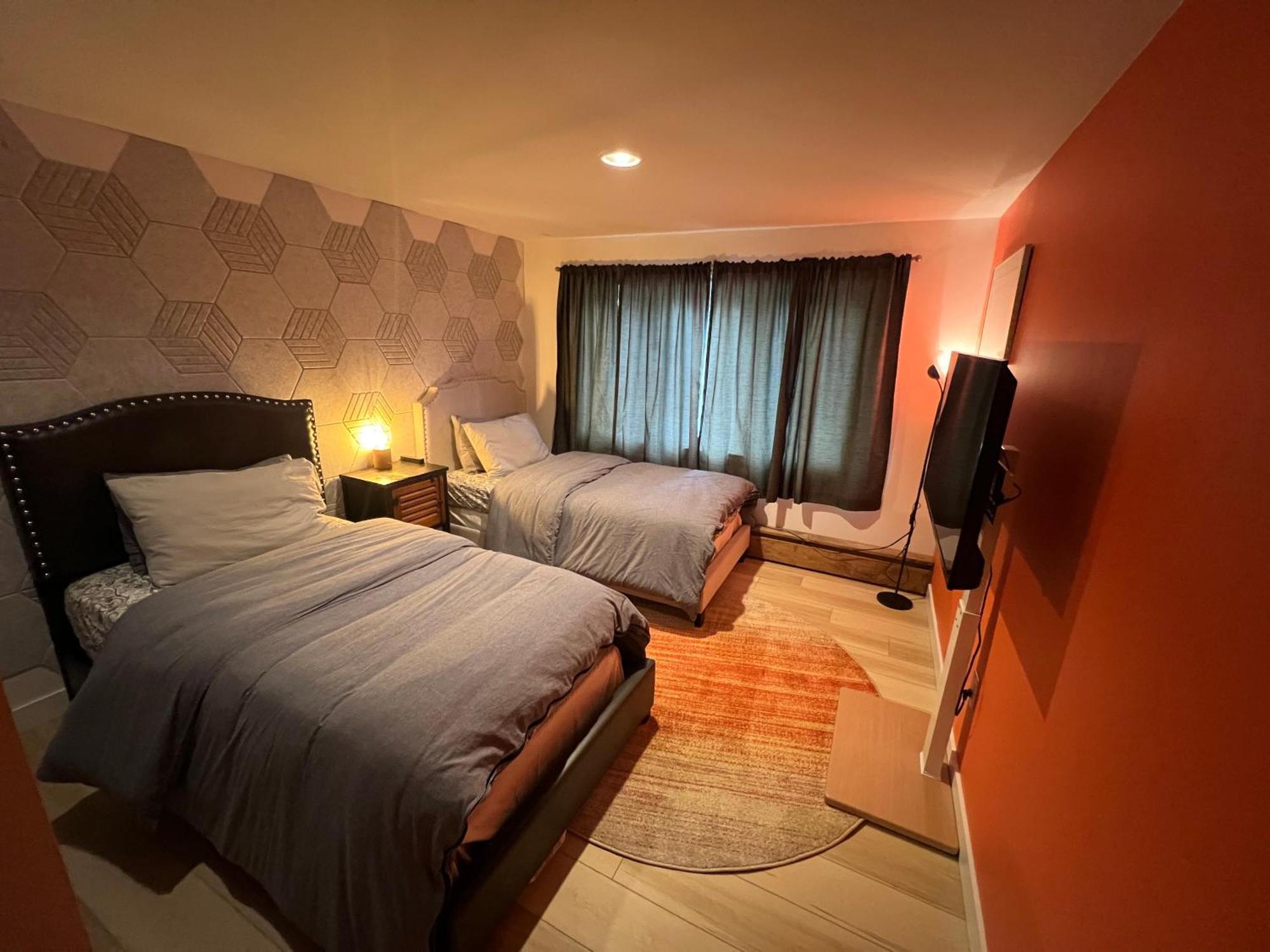 好丘。Hacho House Bed and Breakfast Yellowknife Εξωτερικό φωτογραφία