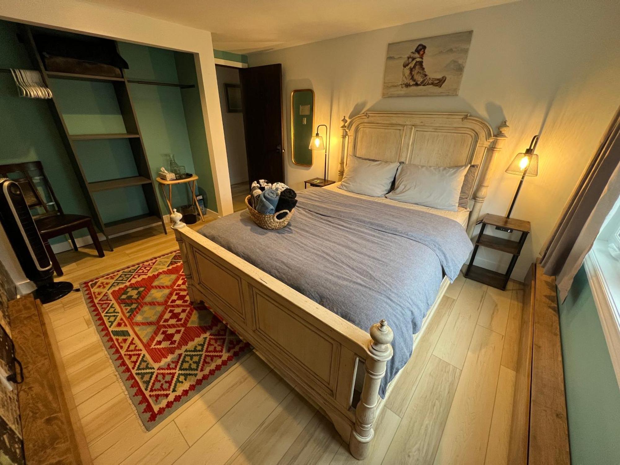好丘。Hacho House Bed and Breakfast Yellowknife Εξωτερικό φωτογραφία